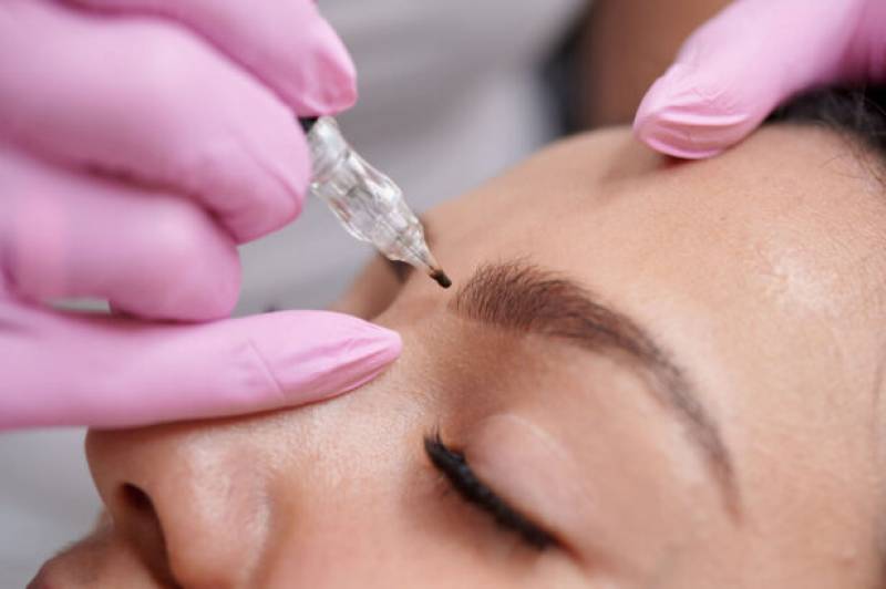 Formation Microblading pour redessiner ou reconstruire les sourcils, à Marseille